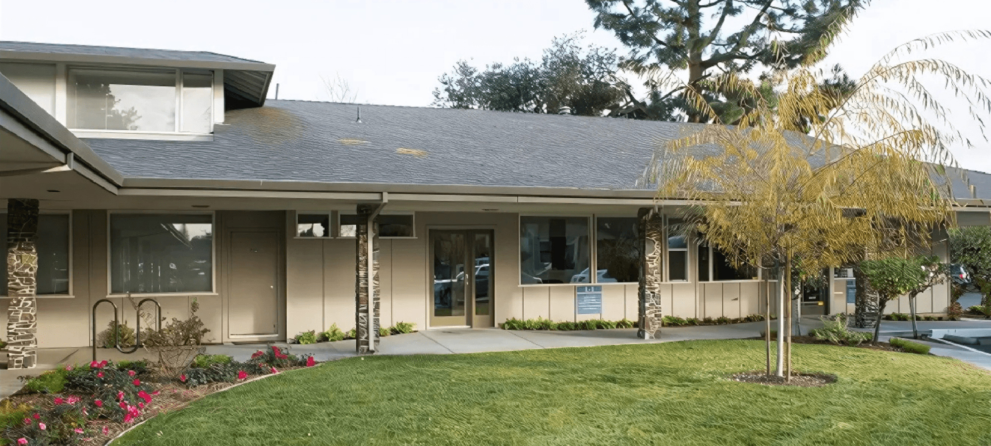 Modern and welcoming Smile Center Silicon Valley dental office with state-of-the-art technology and a comfortable patient-focused environment.