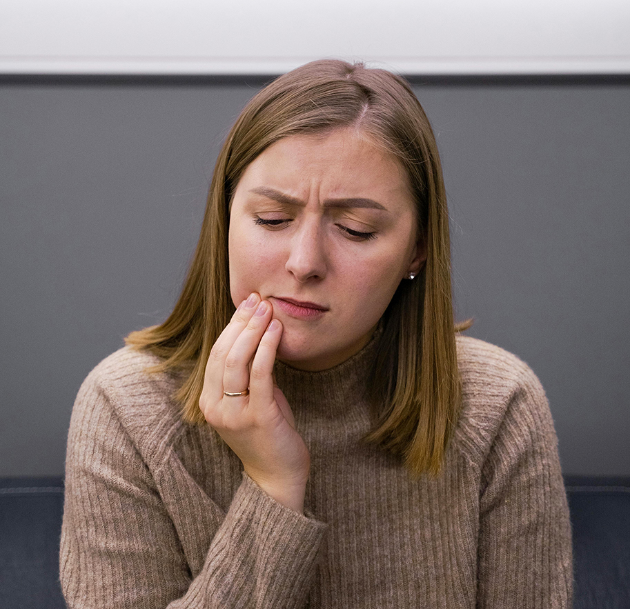 Woman with toothache